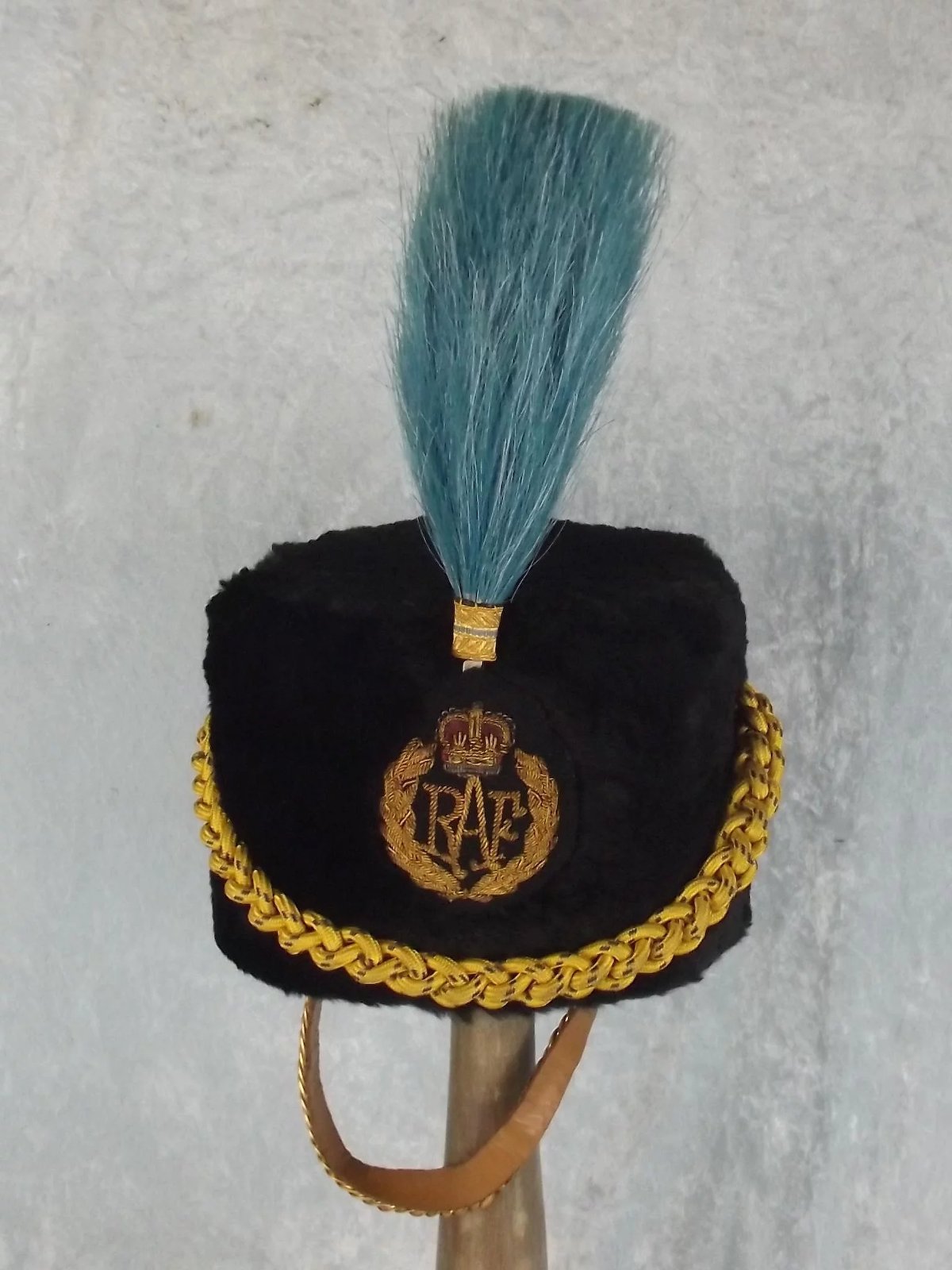 QE2 Royal Air Force Musicians Plumed Busby & Chinstrap - Image 2