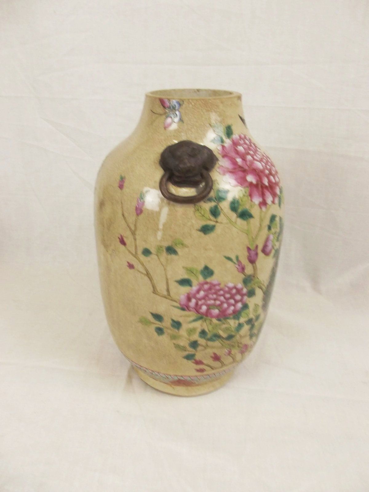 Qing 19th Century Chinese Porcelain Crackle Glaze Vase With Ring Turned Handles In The Famille Rose Palette - Image 12