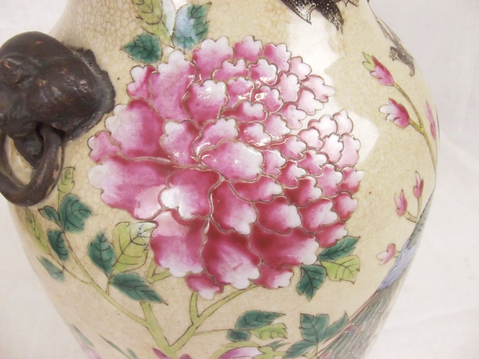 Qing 19th Century Chinese Porcelain Crackle Glaze Vase With Ring Turned Handles In The Famille Rose Palette - Image 4