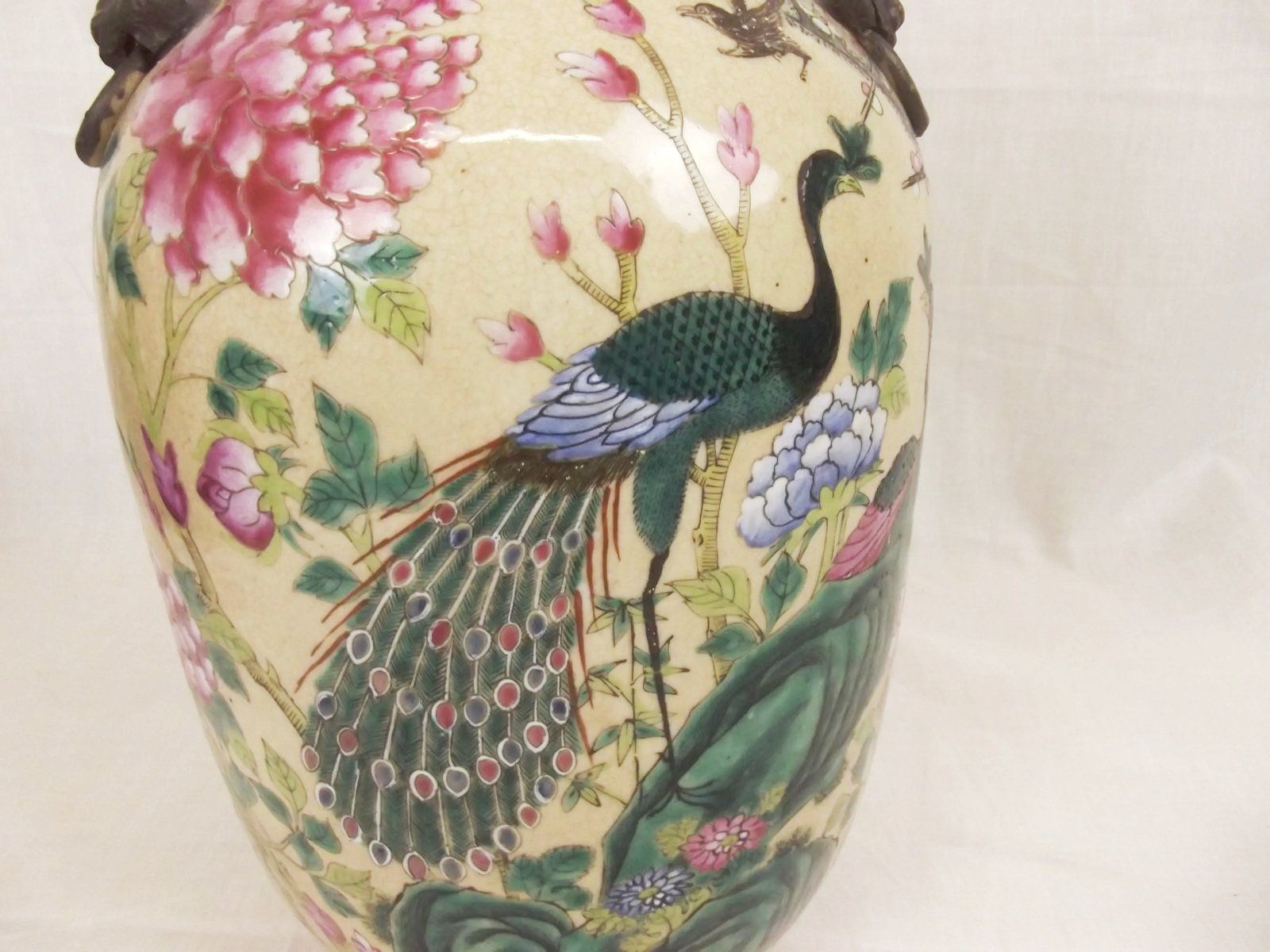 Qing 19th Century Chinese Porcelain Crackle Glaze Vase With Ring Turned Handles In The Famille Rose Palette - Image 6