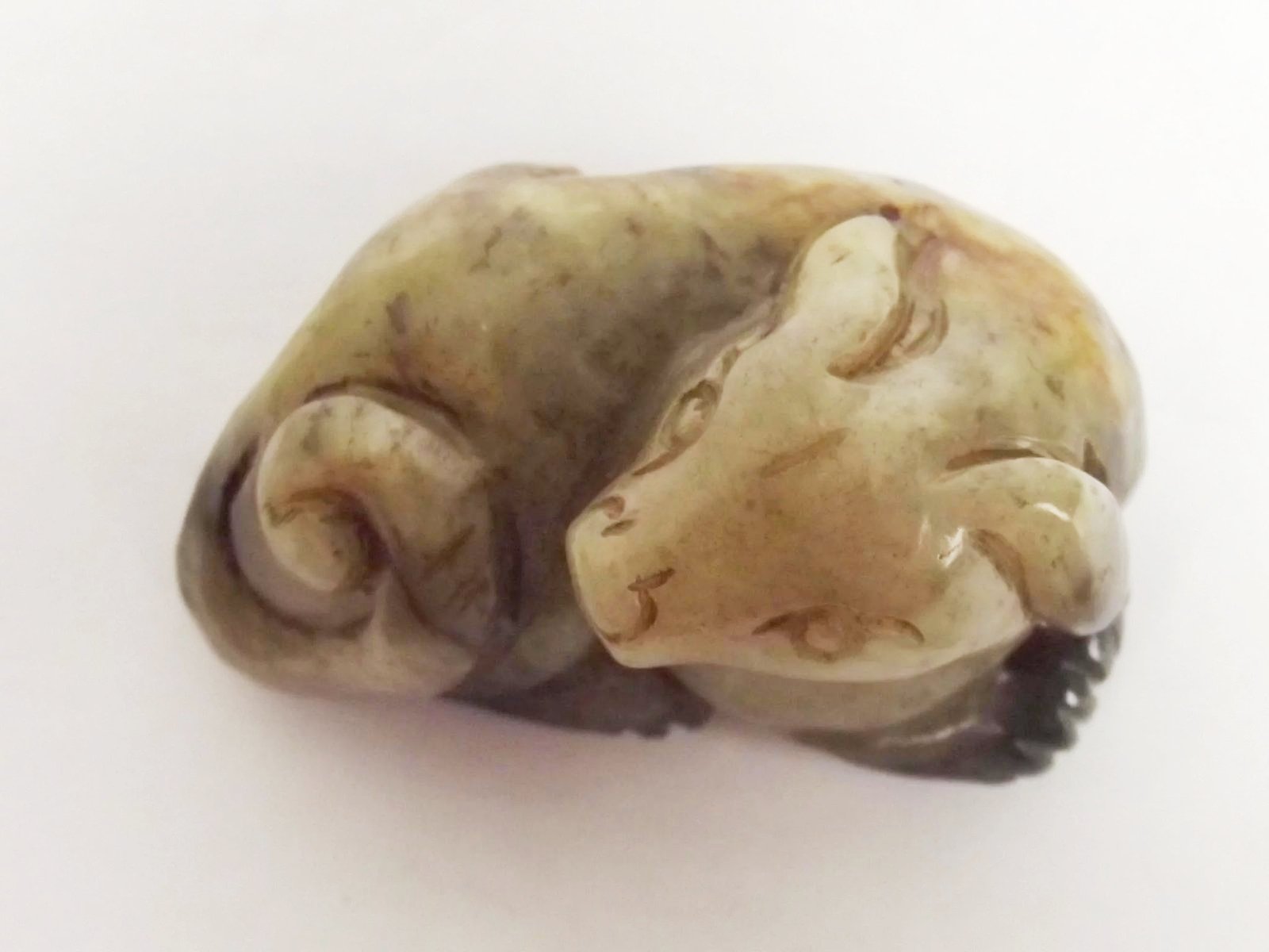 Qing Period Resting Dog Nephrite Jade Sculpture - Image 5