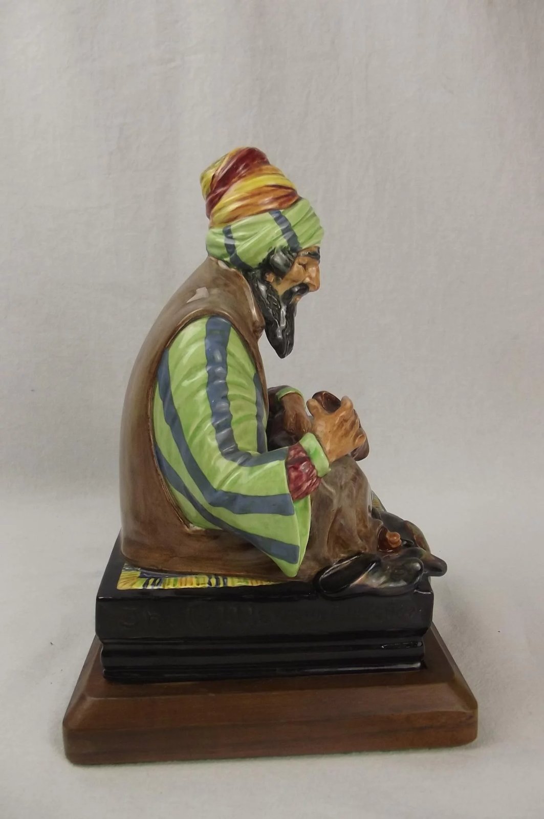 Royal Doulton Ceramic Figure – Cobbler HN1706 - Image 5