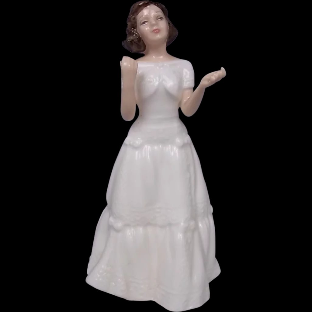 Royal Doulton Figurine 'Welcome', HN3764, Designed by Nada Pedley