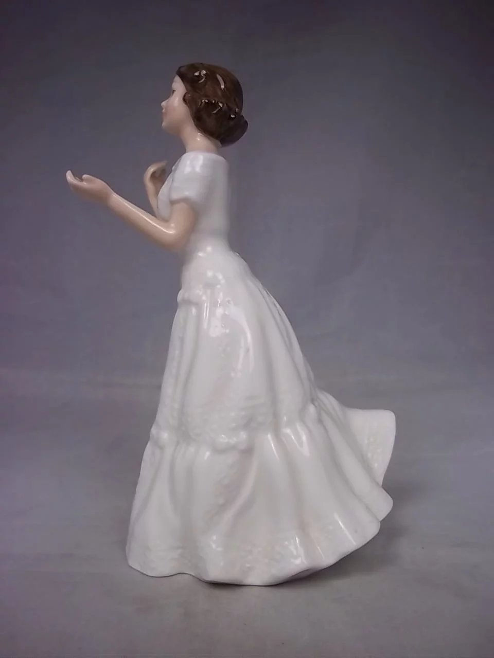 Royal Doulton Figurine 'Welcome', HN3764, Designed by Nada Pedley - Image 5