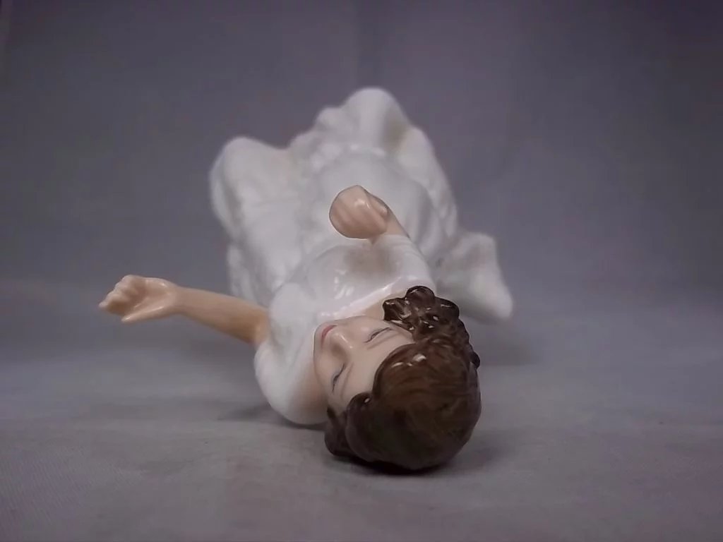 Royal Doulton Figurine 'Welcome', HN3764, Designed by Nada Pedley - Image 6
