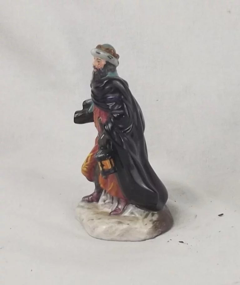 Royal Doulton Good King Wenceslas Miniature Figurine - Image 5