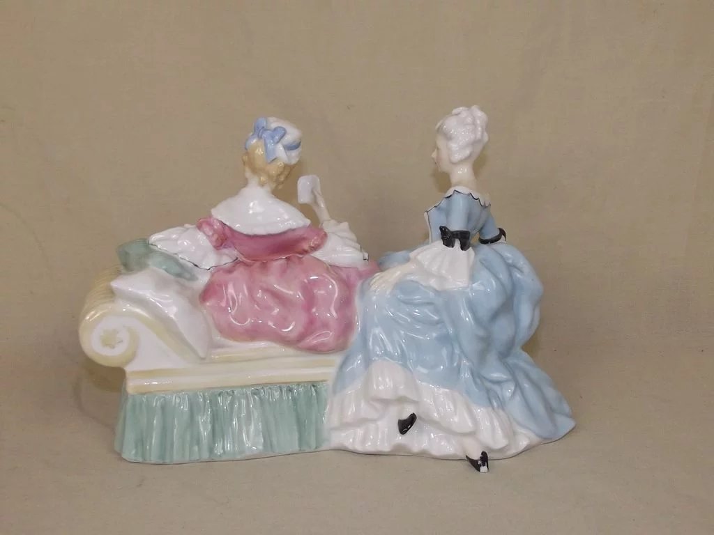 Royal Doulton HN2149 The Love Letter Double Figurine - Image 5