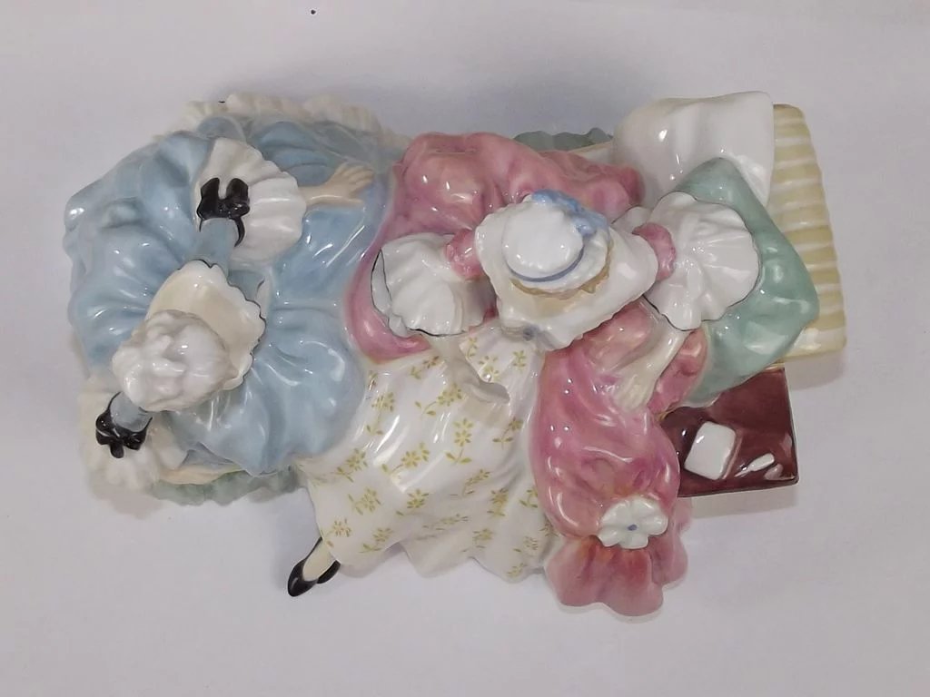 Royal Doulton HN2149 The Love Letter Double Figurine - Image 9