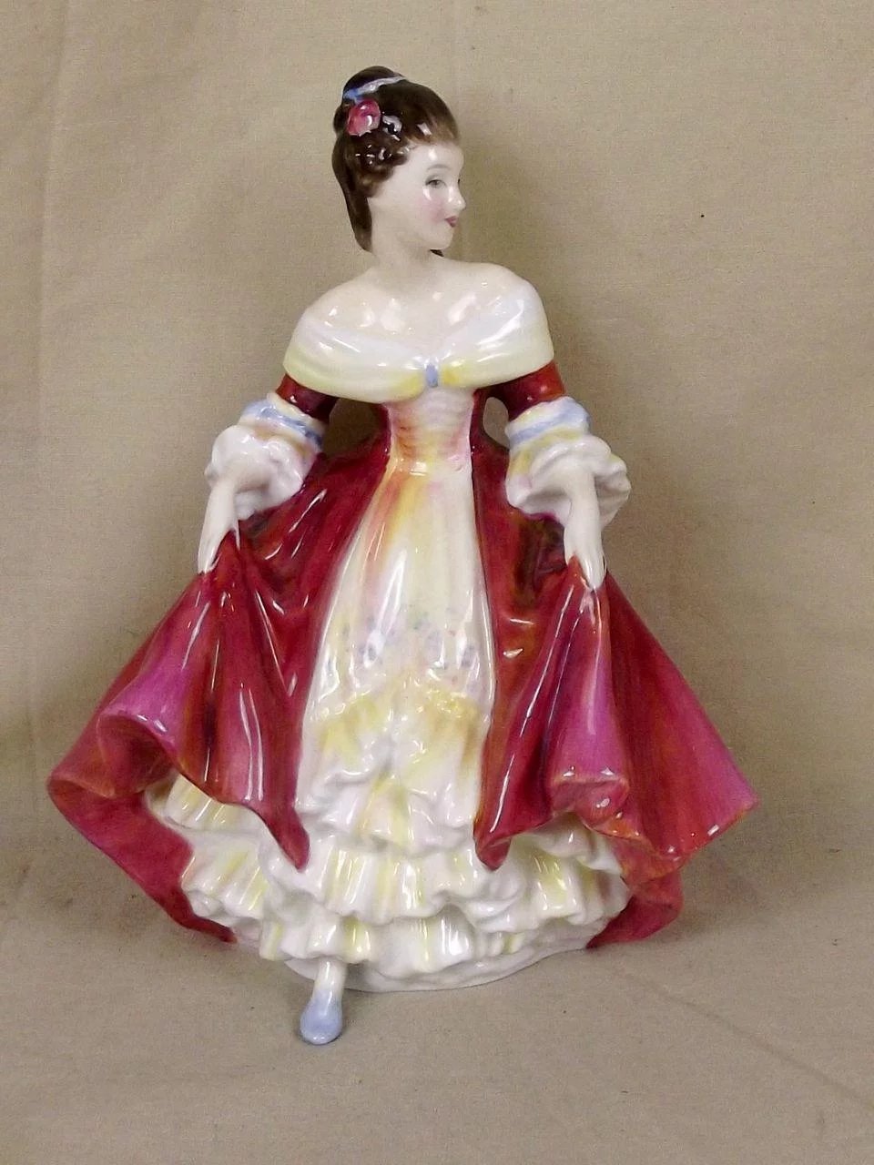 Royal Doulton HN2229 - Southern Belle - Image 2