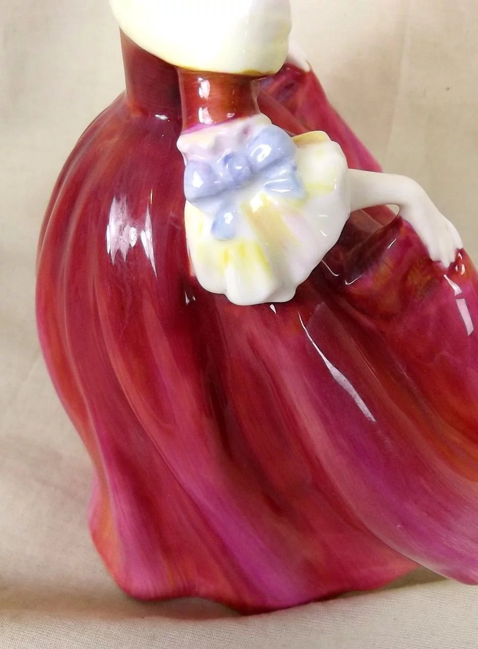 Royal Doulton HN2229 - Southern Belle - Image 7