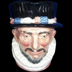 Royal Doulton Toby Jug:- D6206 "Beefeater"