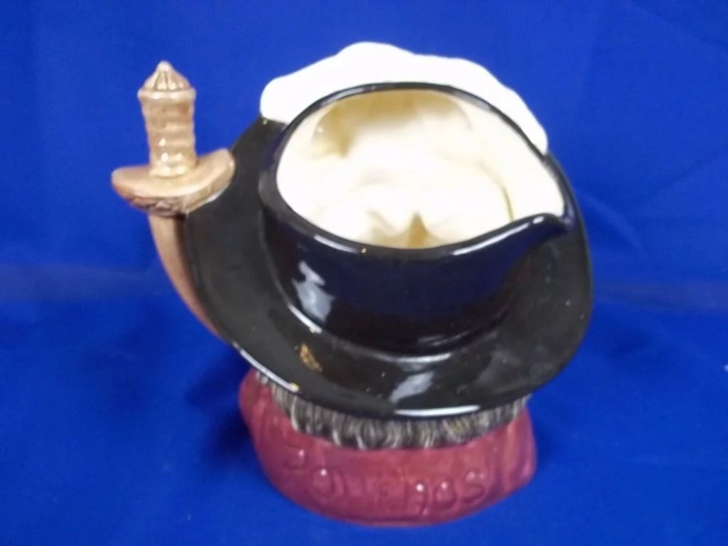 Royal Doulton Toby Jug:- D6440 "Porthos" - Image 4