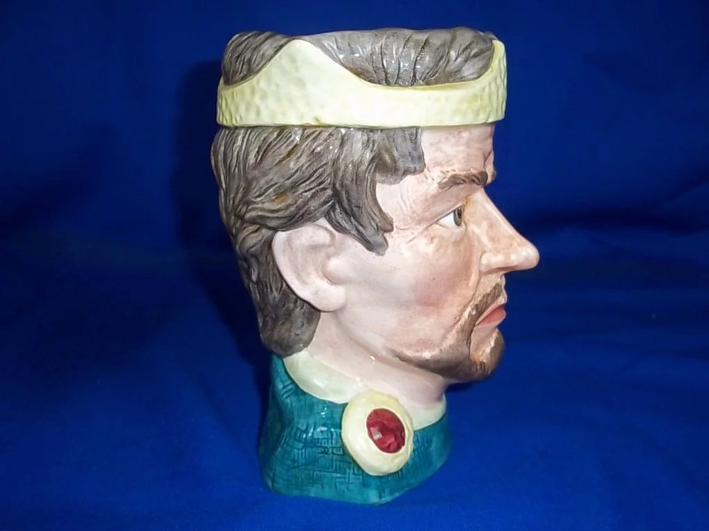 Royal Doulton Toby Jug:- D6667 "Macbeth" Shakesperian Collection - Image 3