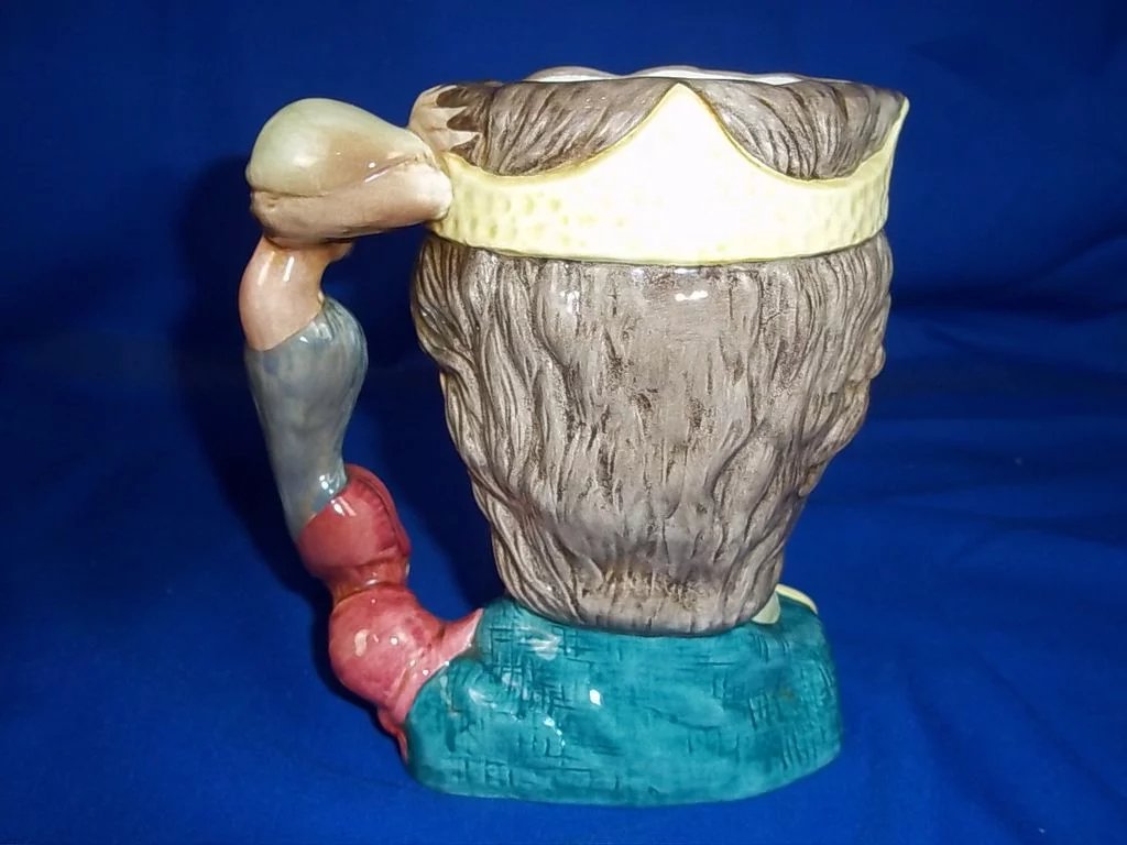 Royal Doulton Toby Jug:- D6667 "Macbeth" Shakesperian Collection - Image 4