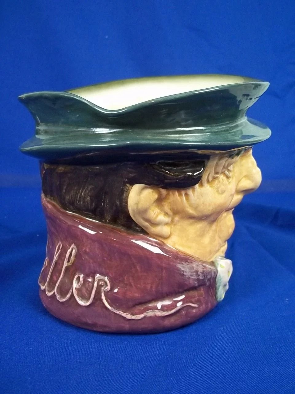 Royal Doulton Toby Jug "Tony Weller" D5531 - Extra Large - Image 3