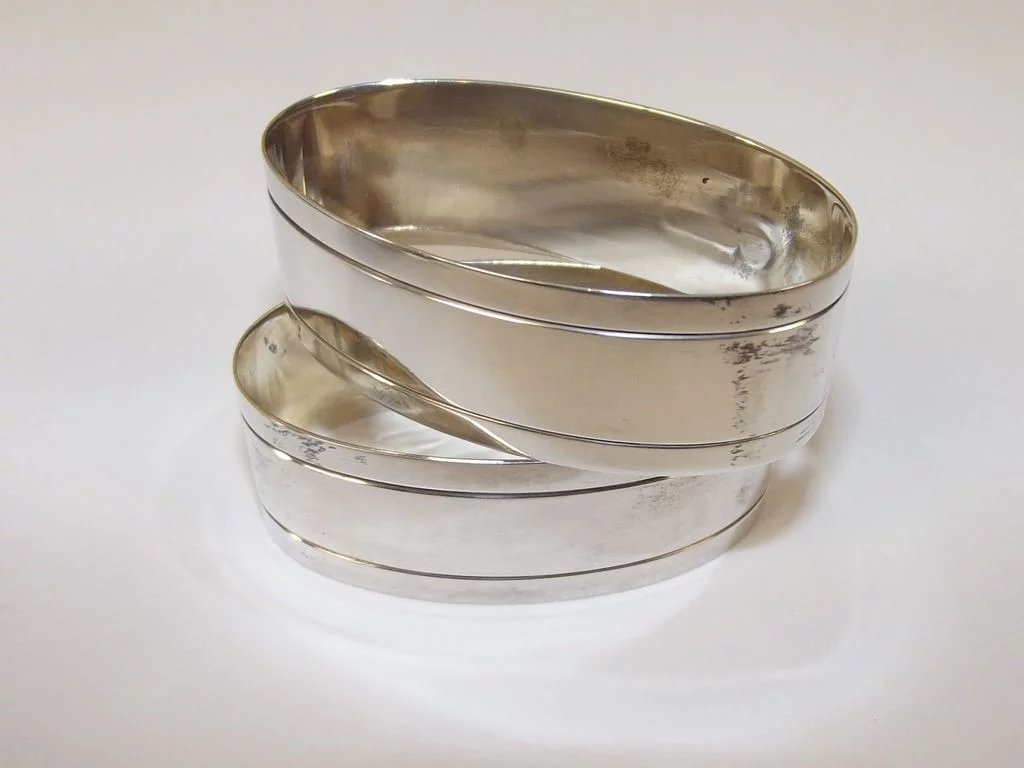 Set of Four Sterling Silver 'FE' Initialled Napkin Rings, Hallmarked B-ham 1965 - Image 4