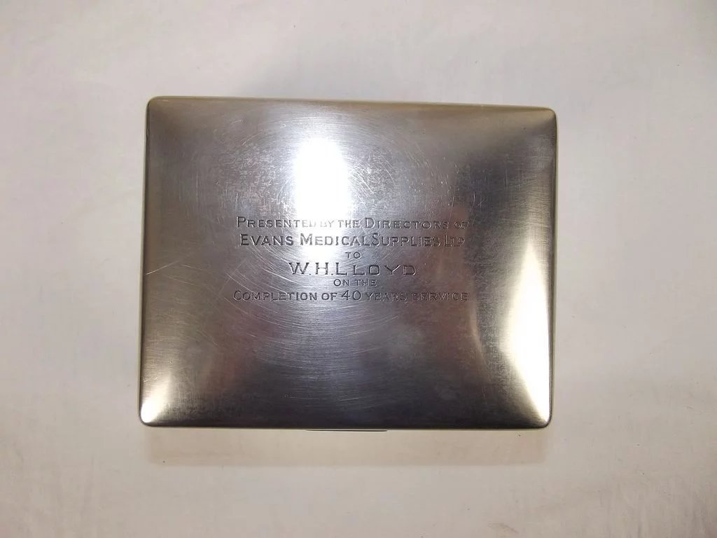 Silver Cigarette Box By Walker & Hall - Sheffield 1951, 420 g - Image 3