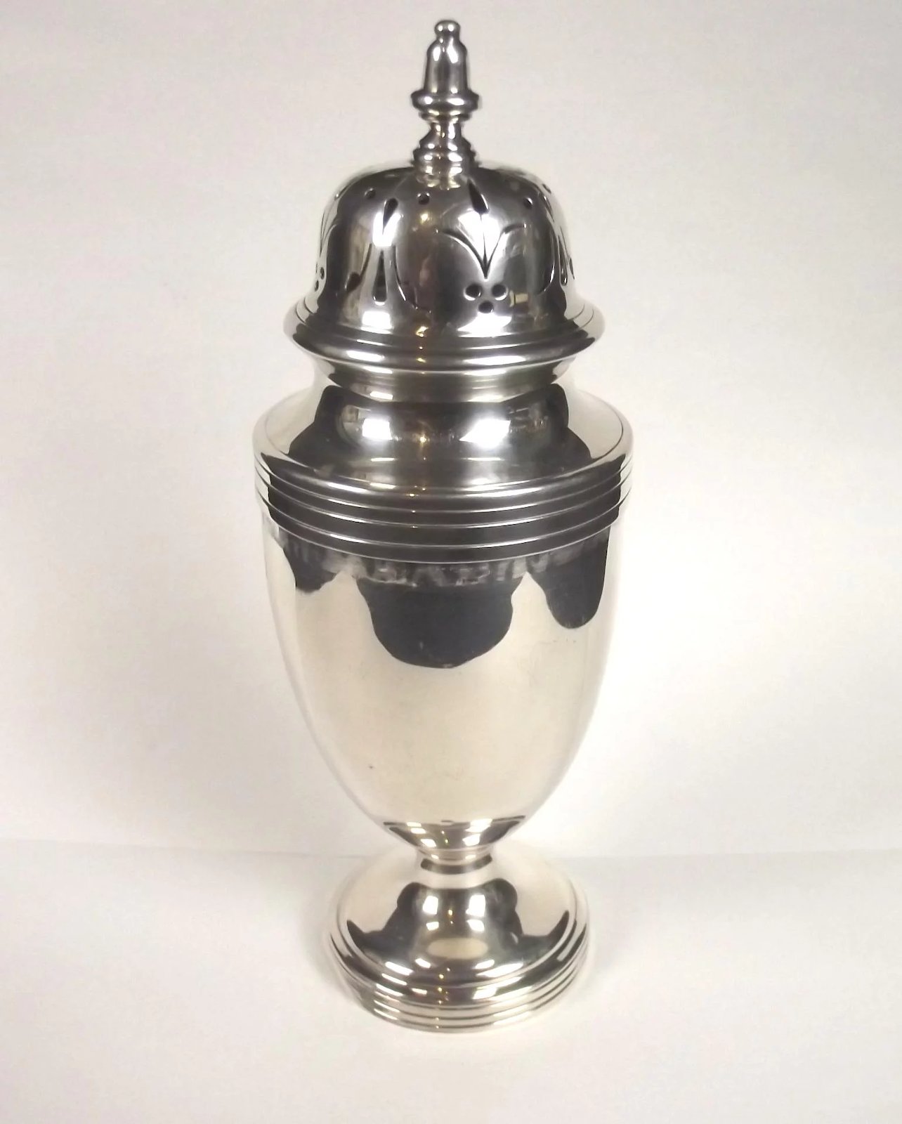 Silver London 1915 George III Style Sugar Shaker - Image 4