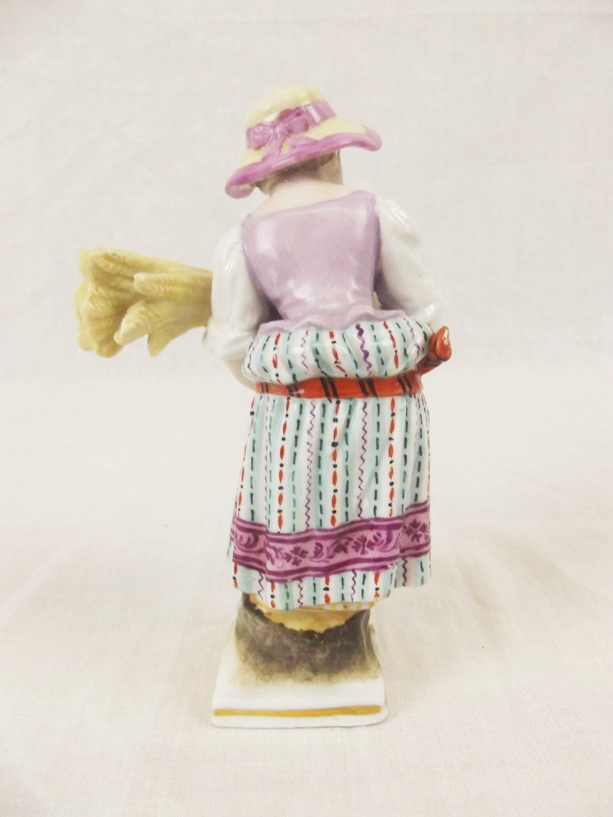 Sitzendorf Harvester Figurine - Image 2