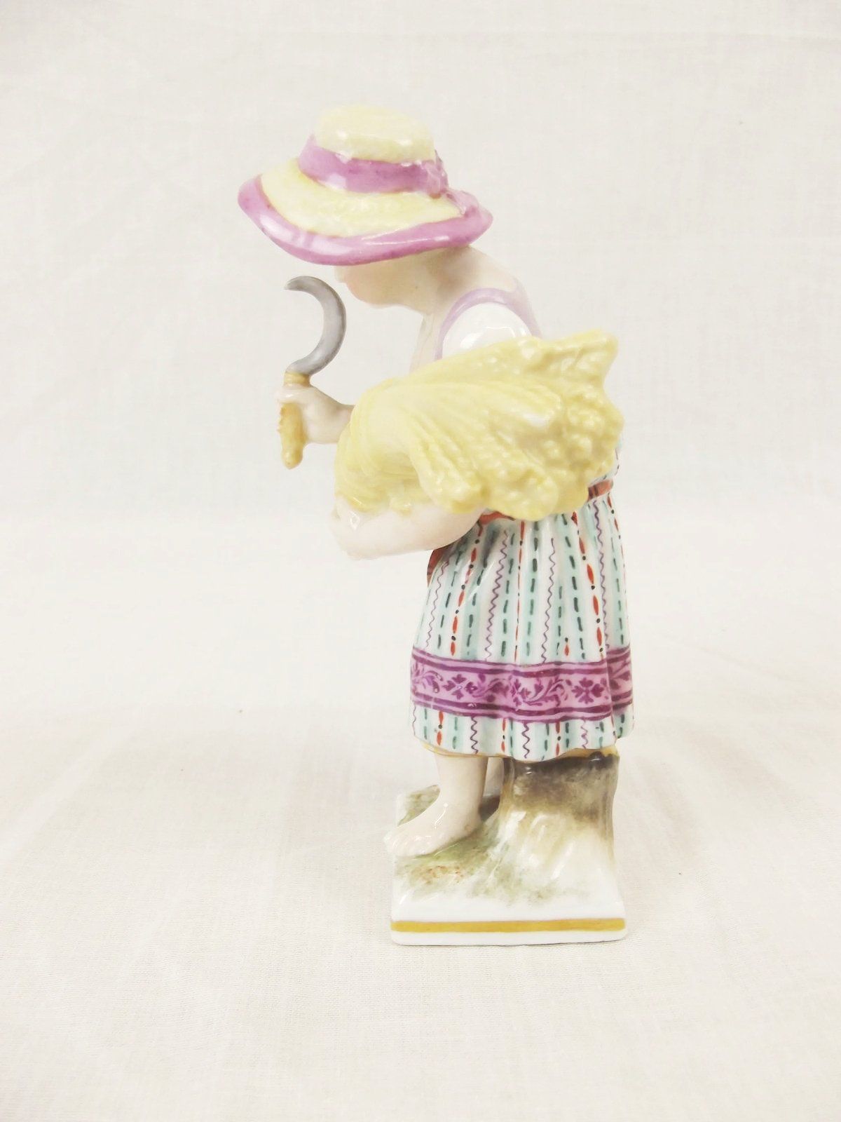 Sitzendorf Harvester Figurine - Image 3