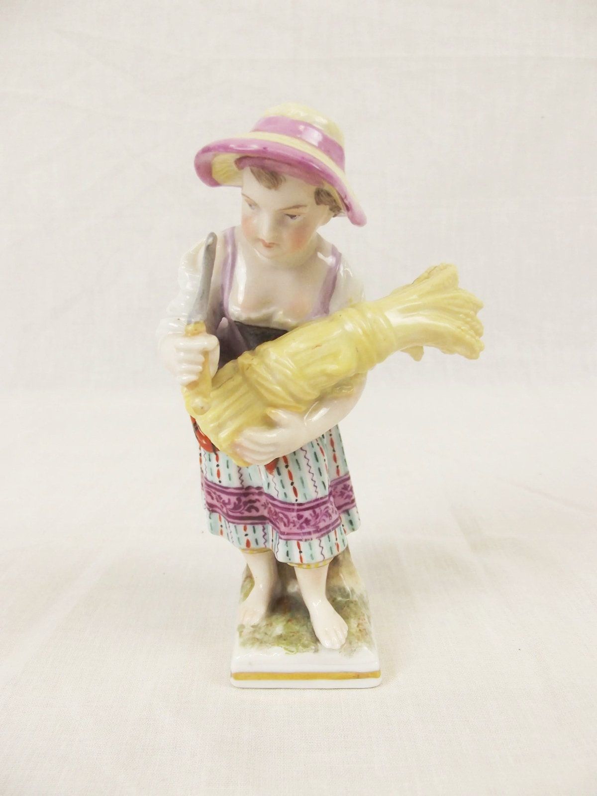 Sitzendorf Harvester Figurine - Image 4