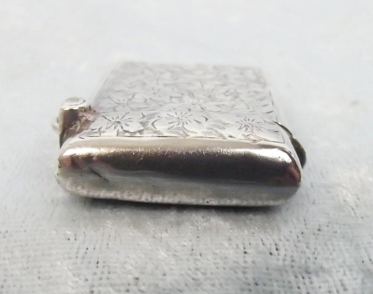 Sterling Silver Engraved Vesta Case London 1923 - Image 3