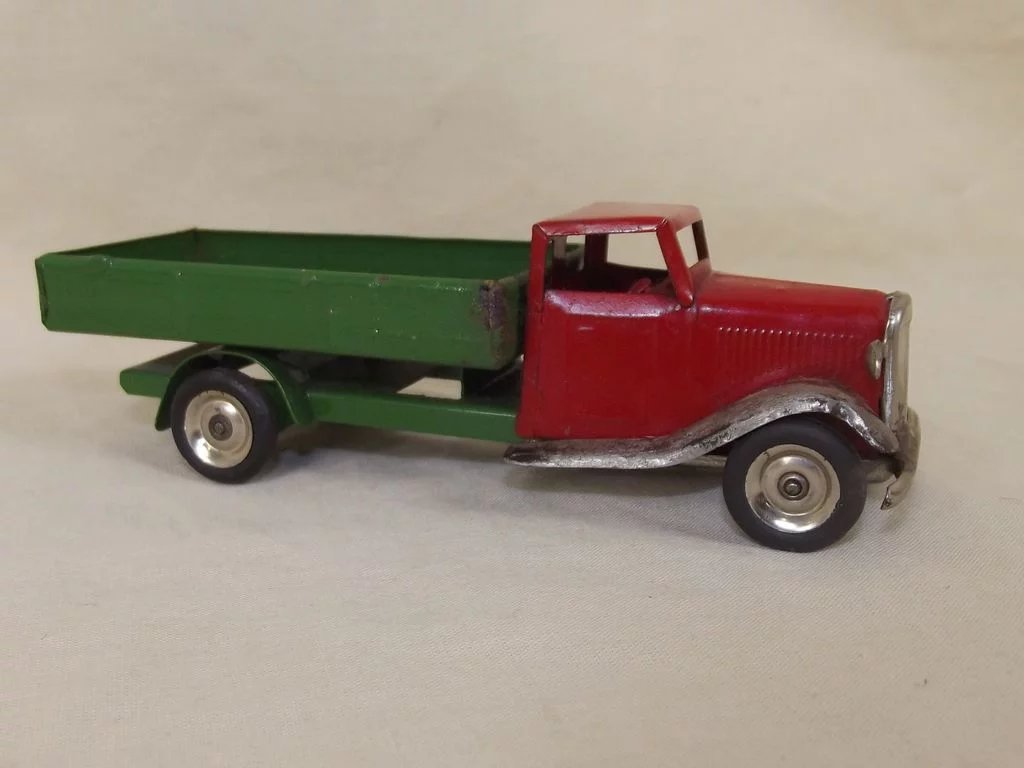 Triang Minic 10M Post-War Delivery Lorry Red Cab - Image 4
