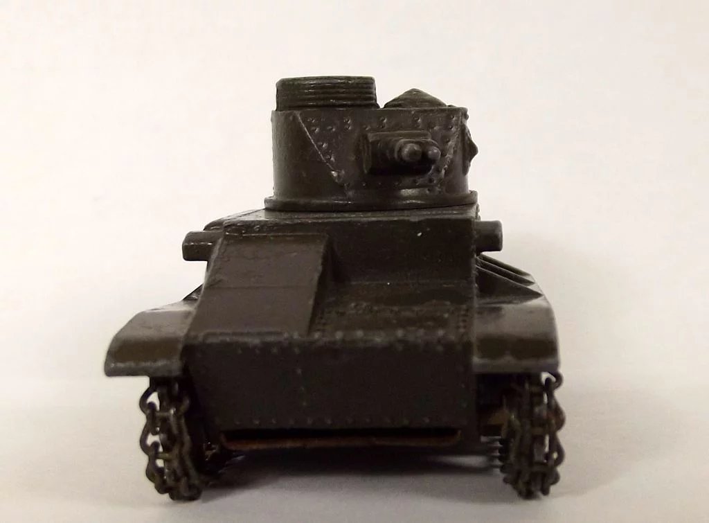 US Issue Dinky No152a Light Tanks With Chains, c1950-54 #2 - Image 5