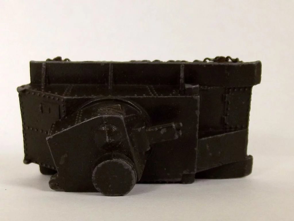 US Issue Dinky No152a Light Tanks With Chains, c1950-54 #2 - Image 7