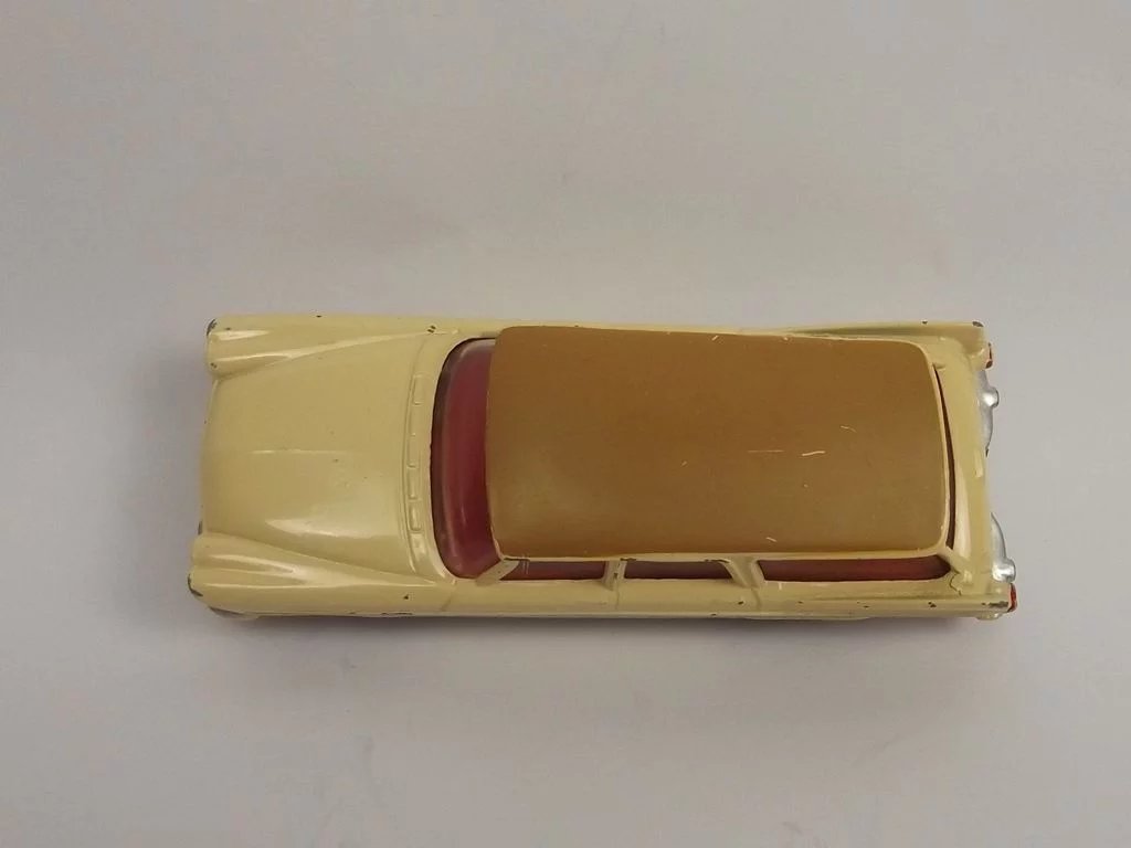 VNMIB Corgi 219 Plymouth Suburban 1960/63 - Image 7