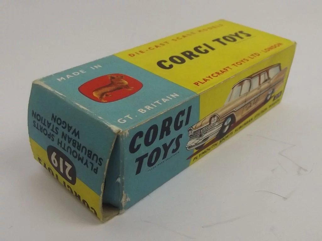 VNMIB Corgi 219 Plymouth Suburban 1960/63 - Image 9