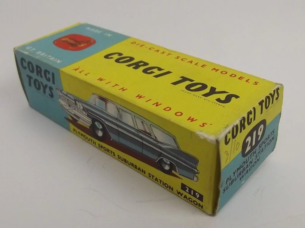 VNMIB Corgi 219 Plymouth Suburban 1960/63 - Image 10