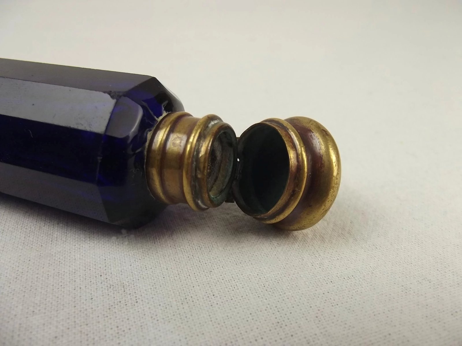 Victorian Double Ended Blue Glass Scent Bottle - Image 5