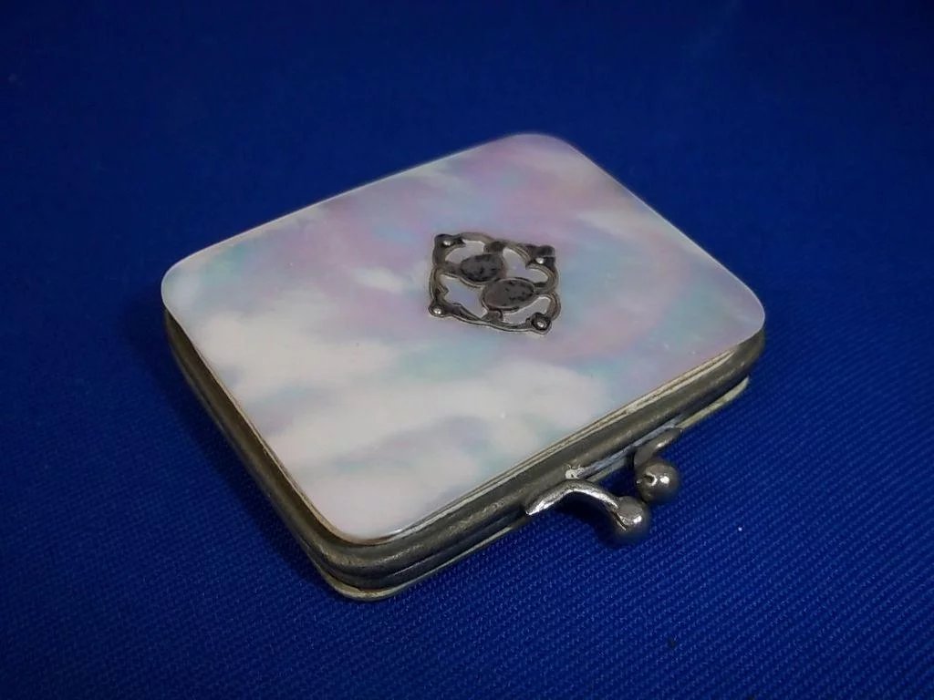 Victorian Mother of Pearl Mini Purse - Image 2