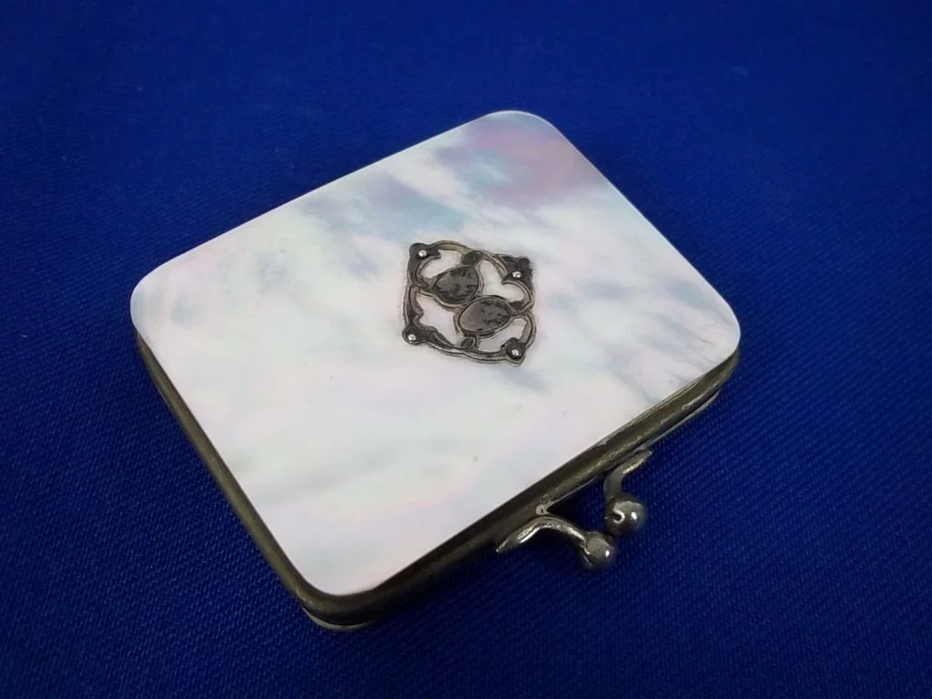 Victorian Mother of Pearl Mini Purse - Image 9