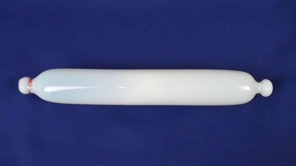 Victorian Opaque Glass Rolling Pin c.1860 No. 1 - Image 4
