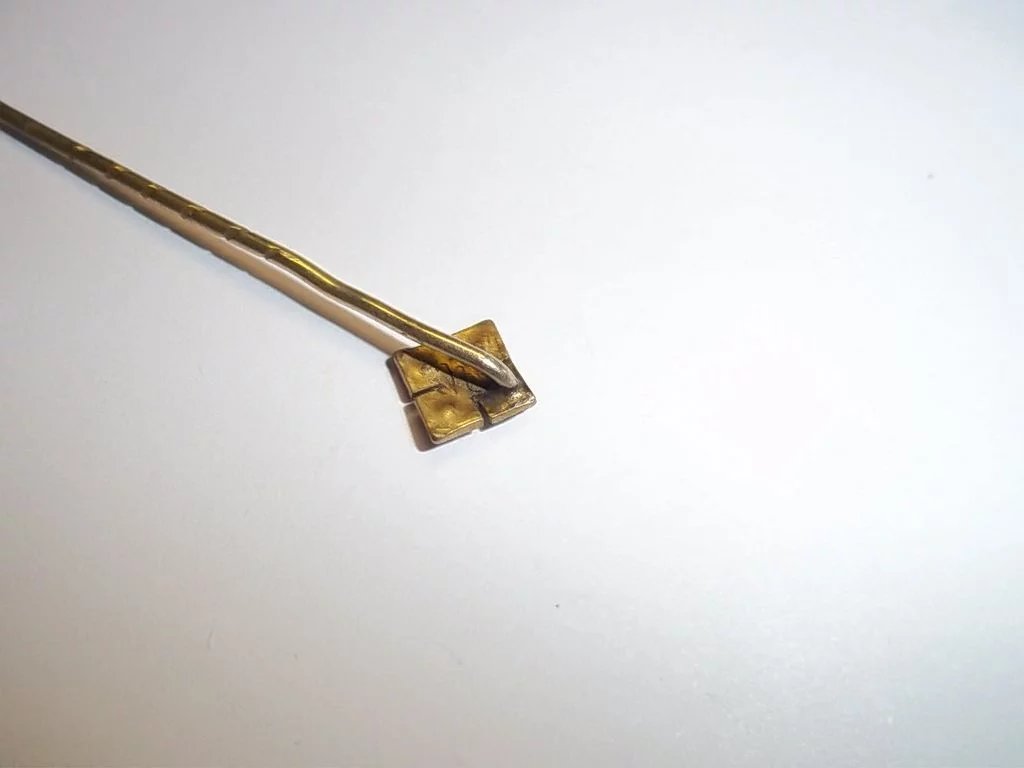 Vintage Diamond Shaped 9ct Gold & Pearl Pin - Image 5