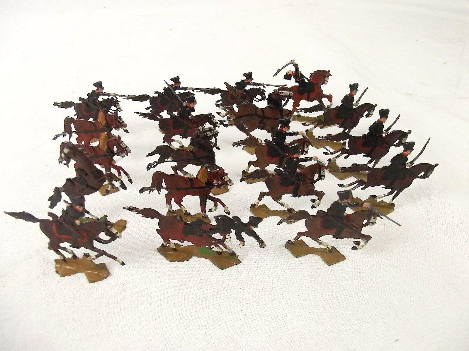 Vintage Tin Flat "Battle of Vittoria", Tinplate 72 Piece Soldiers - Image 2