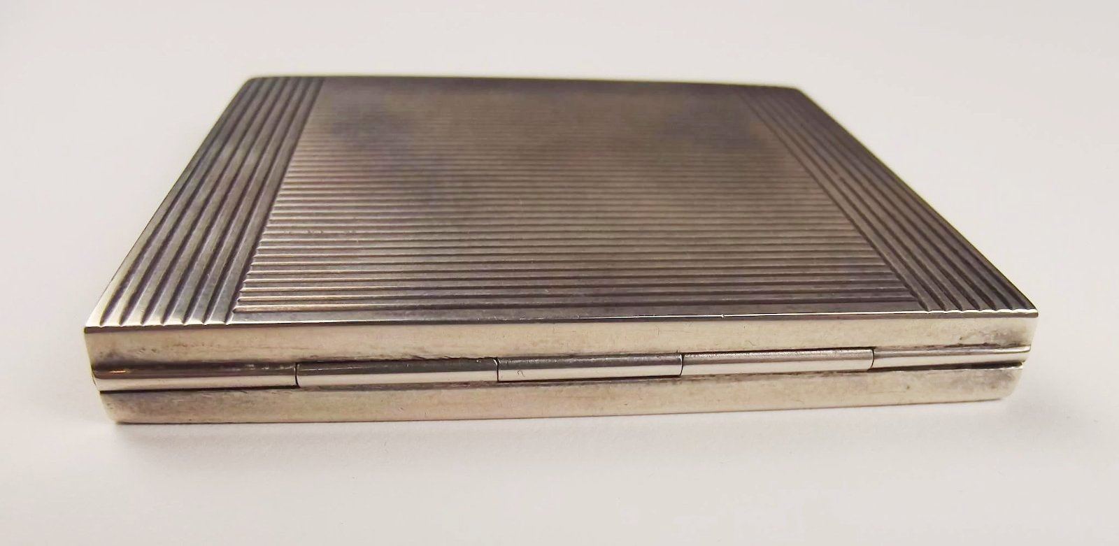 WW2 Presentation Ladies Silver Compact - Image 3