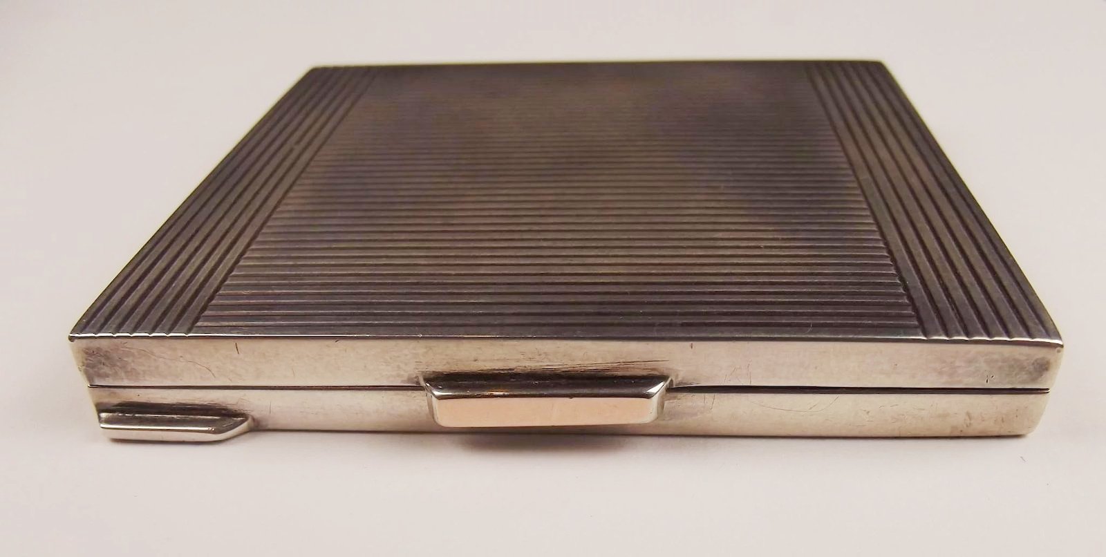 WW2 Presentation Ladies Silver Compact - Image 4