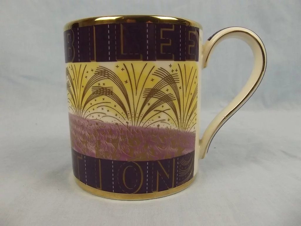 Wedgwood Queen Elizabeth II Golden Jubilee Commemorative Mug - Image 2
