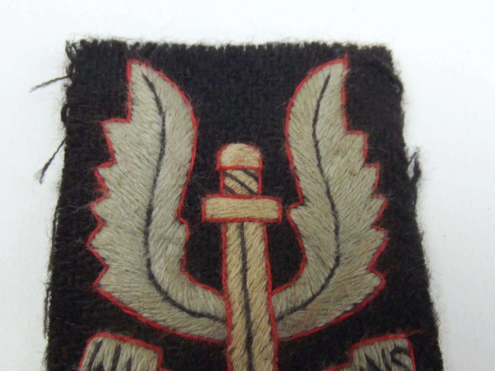 World War 2 SAS Cap Badge - Image 3