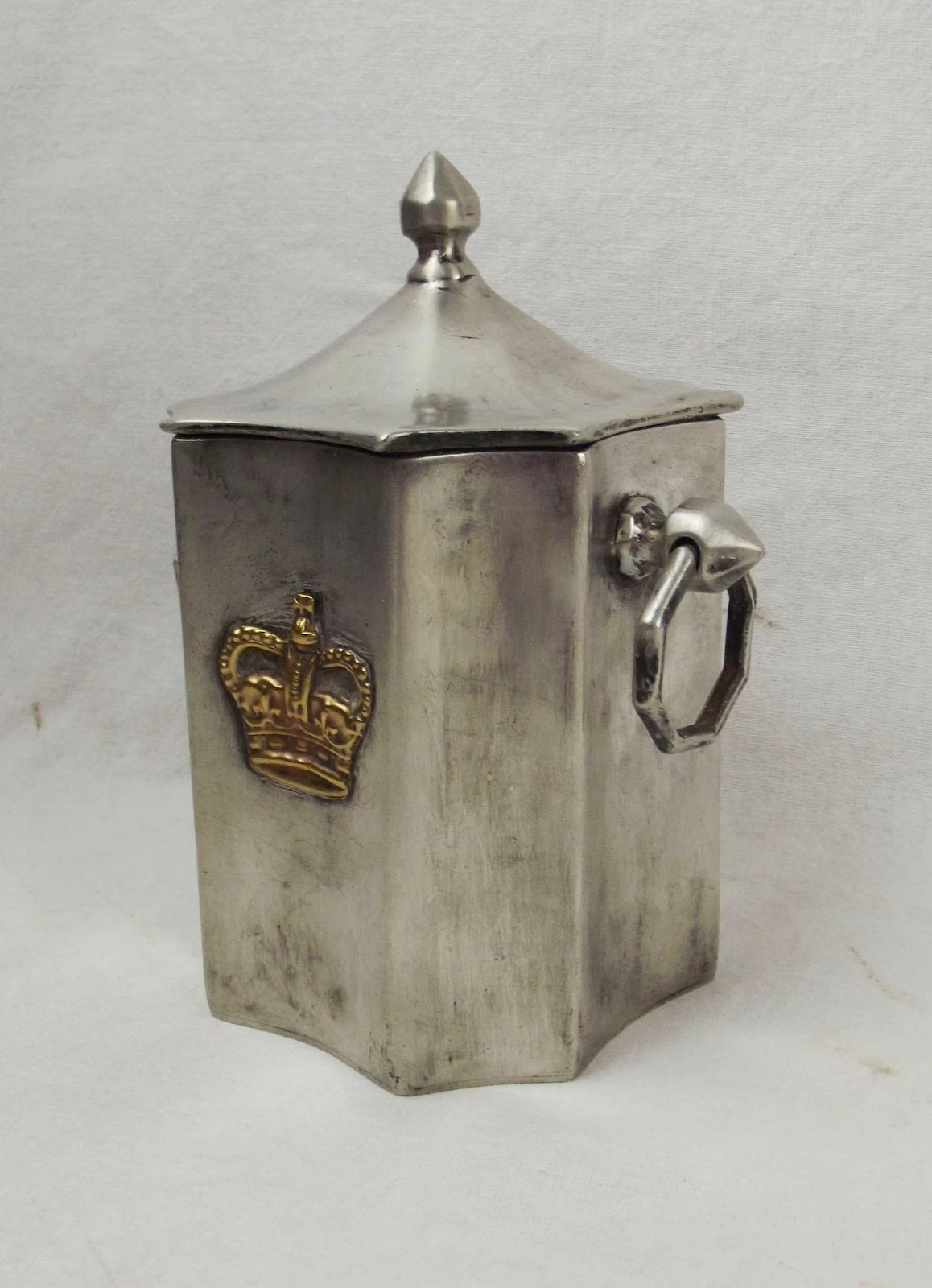 c1830 White Metal Lidded Tobacco Jar With Kings Crow Motif - Image 3