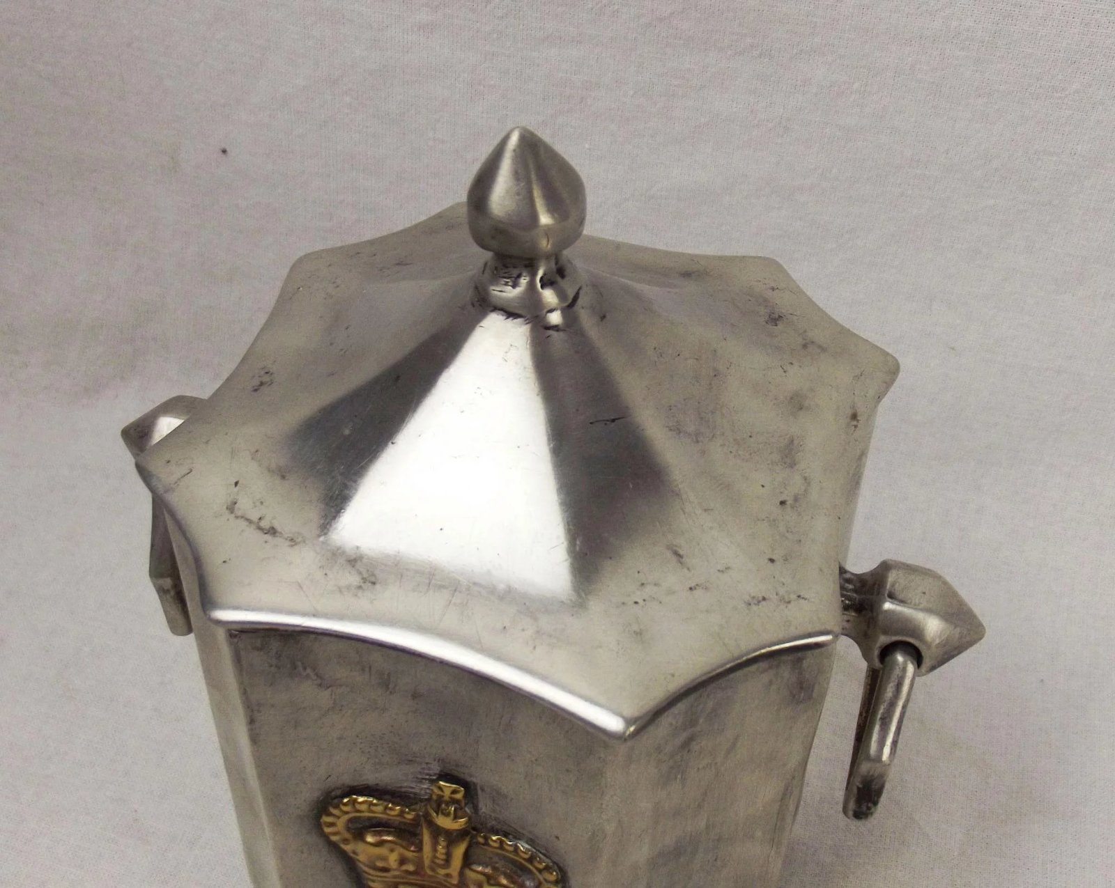 c1830 White Metal Lidded Tobacco Jar With Kings Crow Motif - Image 4