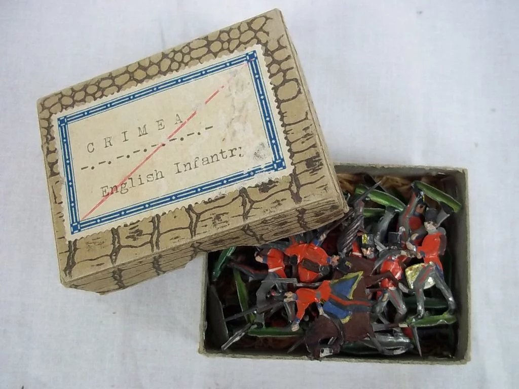 c1900/20 Crimea English Infantry Vintage Tin/Lead Flats 29 Pieces. Boxed - Image 3