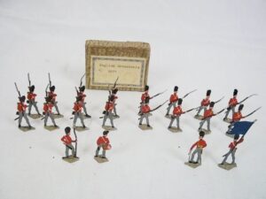 c1900/20 English Grenadiers Vintage Tin Flats 20 Pieces. Boxed
