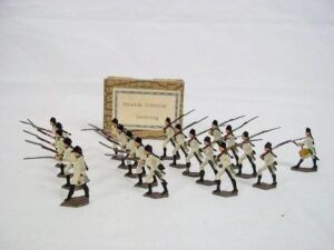 c1900/20 Spanish Infantry Storming Vintage Tin Flats 20 Pieces. Boxed