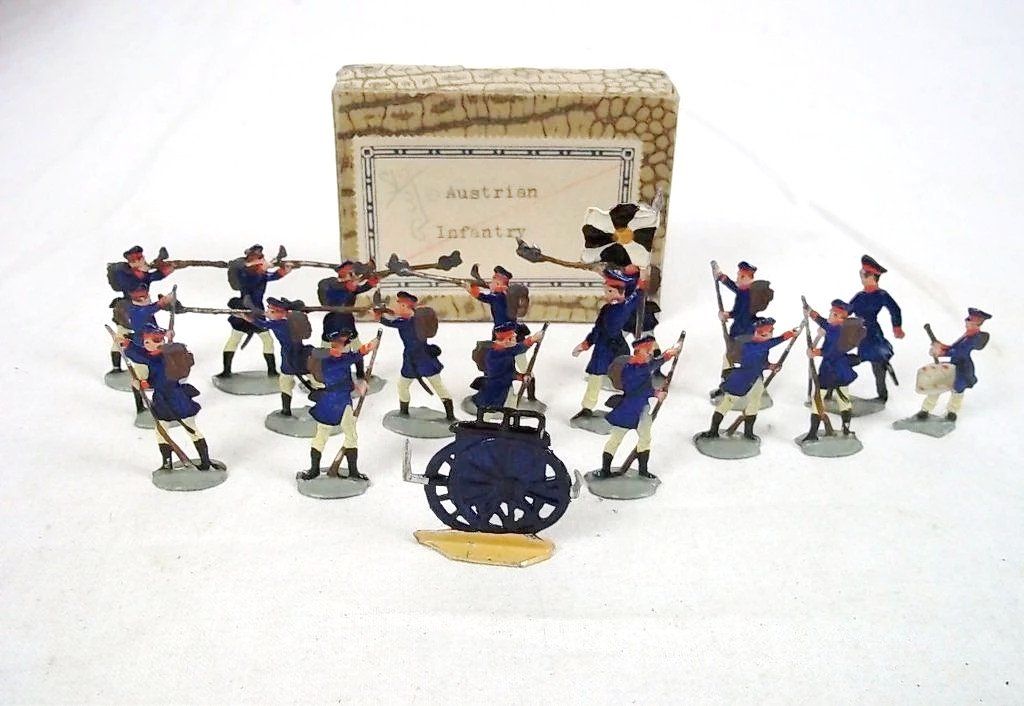 c1900/20 "Austrian Infantry" Vintage Tin Flats 19 Pieces. Boxed
