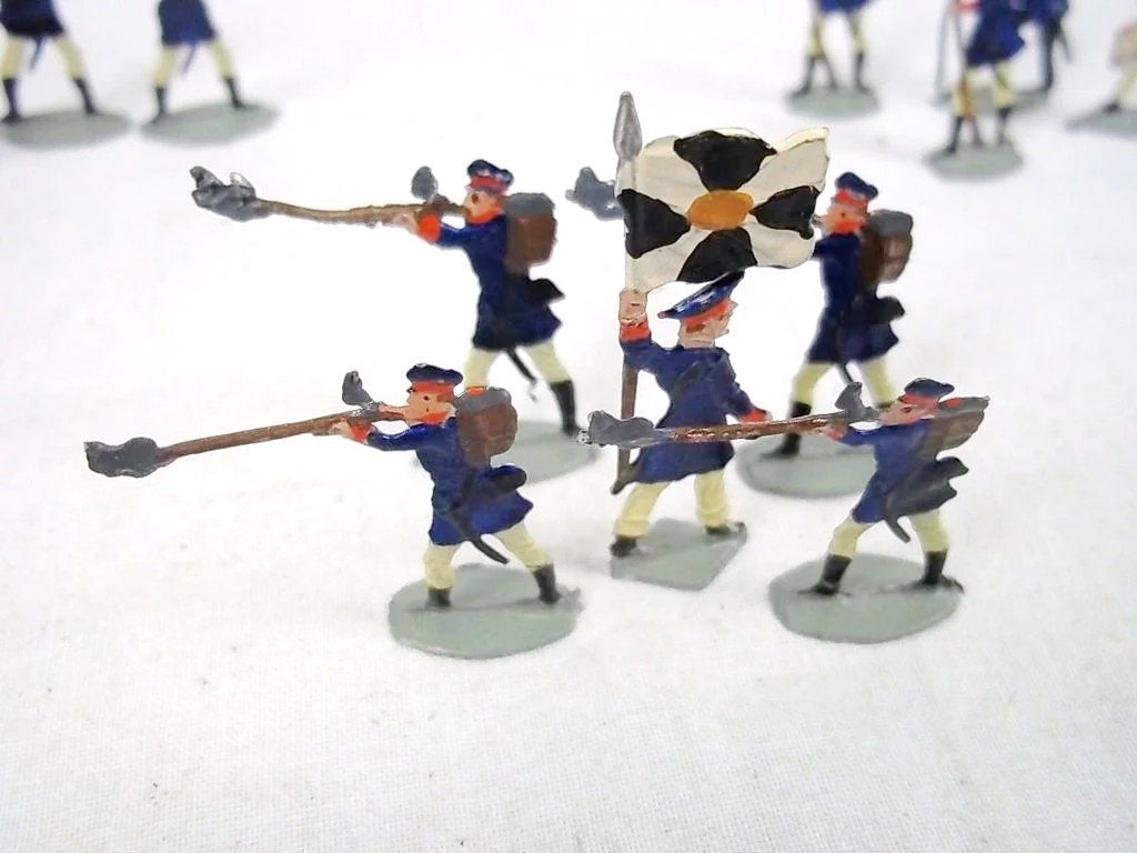 c1900/20 "Austrian Infantry" Vintage Tin Flats 19 Pieces. Boxed - Image 4