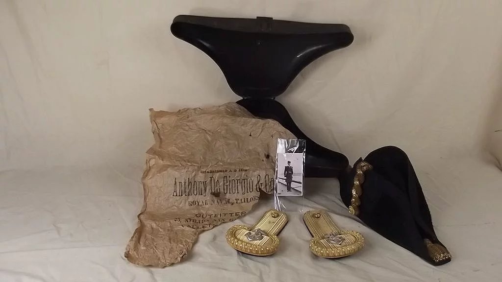 c1910 Cased Bicorn With Epaulettes And Photo Of Original Owner - Image 3